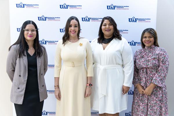 conversatorio-rol-mujer-uaf-ulises-cabrera-4