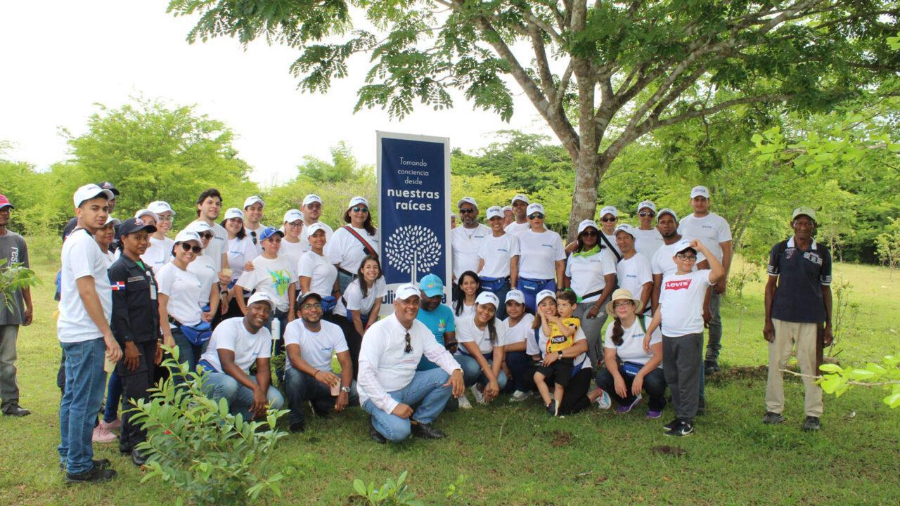 Ulises Cabrera organizes reforestation day with the Ministry of Environment